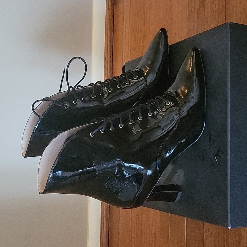 Nine West Black Patent Leather Point Toe Booties, size 7.5M